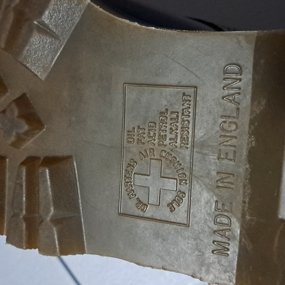 Doc Martins 6( 11" from toe to heal) I bought for size 6.5  to big. - Picture 7 of 8